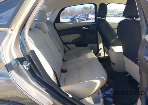 2015 Ford Focus Se z USA, uszkodzony, nr VIN 1FADP3F25FL350034